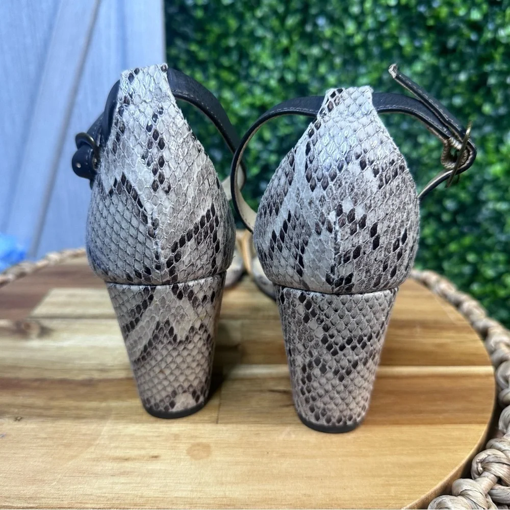 Nwot‎ Snake print Chinese laundry low block heel